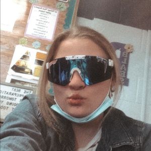 Meet your Posher, Hayven